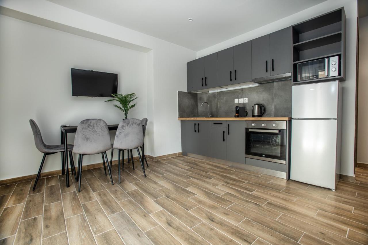 Raise Averof Serviced Apartments Atene Esterno foto